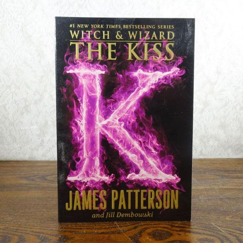 The Kiss paperback book by James Patterson and Jill Dembowski. Book 4 in the series: Front