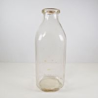 Land O Lakes buttermilk 1950 vintage clear glass quart dairy bottle. Cardboard cap: Front - Click to enlarge