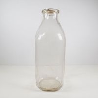 Land O Lakes buttermilk 1950 vintage clear glass quart dairy bottle. Cardboard cap: Right - Click to enlarge