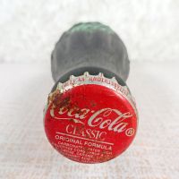 Columbus Ohio Vintage 8 oz full hobbleskirt Coke bottle with red Coca Cola Classic cap: Top - Click to enlarge