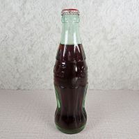 Charlottesville Virginia vintage 8 oz full hobbleskirt no refill Coke bottle. Red Coca Cola Classic cap: Right - Click to enlarge