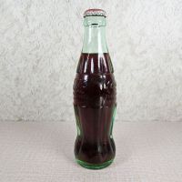 Charlottesville Virginia vintage 8 oz full hobbleskirt no refill Coke bottle. Red Coca Cola Classic cap: Left - Click to enlarge