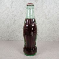 Washington DC vintage 8 oz full hobbleskirt no refill Coke bottle. Red Coca Cola Classic cap: Left - Click to enlarge