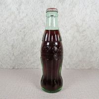 Seattle Washington vintage 8 oz full hobbleskirt no refill Coke bottle. Red Coca Cola Classic cap: Front - Click to enlarge