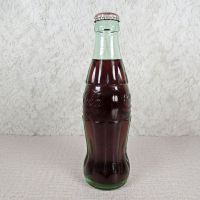 Seattle Washington vintage 8 oz full hobbleskirt no refill Coke bottle. Red Coca Cola Classic cap: Right - Click to enlarge