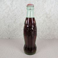 Seattle Washington vintage 8 oz full hobbleskirt no refill Coke bottle. Red Coca Cola Classic cap: Back - Click to enlarge