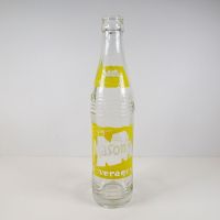 Mason’s Beverages vintage 10 fl. oz. empty ACL soda bottle with yellow and white graphics: Front - Click to enlarge