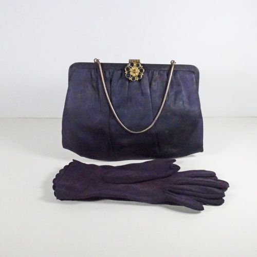 Ande vintage blue clutch purse with gold chain and brooch like clasp. Pair of scalloped gloves included: Main