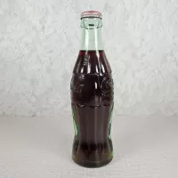 Dallas Texas vintage 6 oz full hobbleskirt Coke bottle with Red Coca Cola Classic cap: Left - Click to enlarge